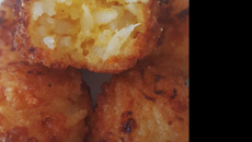 Bolinho de arroz com provolone