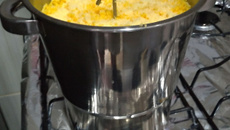 Cuscuz de três queijos com calabresa