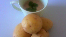 Caldinho de batata com carne seca