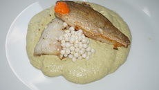 Purê de quiabo com filé de pescada branca