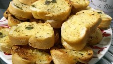 Pão torrado temperado