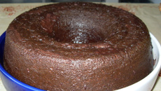 Bolo de chocolate ensopado