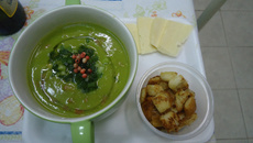 Sopa de ervilha com calabresa e bacon