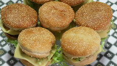 Sanduíche tipo Big Mac