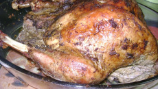 Peru assado ao molho de Manjericão