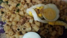 Macarrão com sardinha e ovo prático
