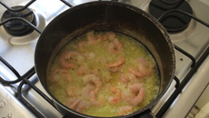 Arroz com camarão e leite de coco