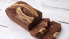 Bolo de banana e cacau sem glúten 