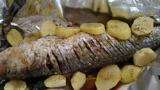 Peixe recheado com camarão