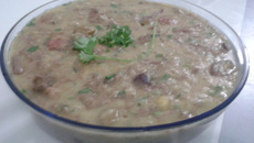 Caldo de mandioca à moda mineira