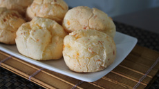 Pão de queijo de padaria