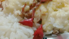 Escondidinho de mandioca com carne seca