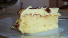 Pudim de limão com molho de vinho branco