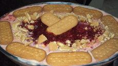 Pavê de abacaxi com vinho