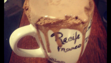 Bolo na xícara (cupcake brasileiro)