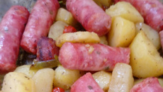 Liguiça ao forno com batatas gratinadas