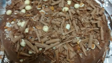 Bolo bombom de côco e chocolate