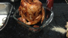 Frango assado sentado