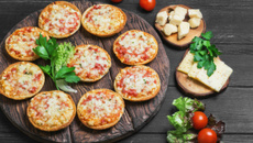 Pizzelas com queijo parmesão 