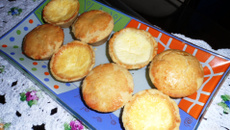 Empadinha de queijo ralado