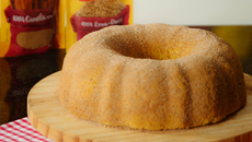 Bolo de fubá com canela e erva doce