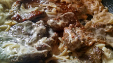 Bife acebolado ao molho de maionese