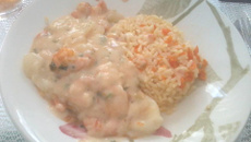 Batatinha parmesão ao molho de camarão