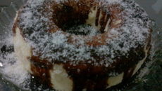 Pudim de coco com cobertura de chocolate