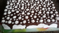 Bolo com creme de Nutella e nozes