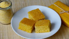 Bolo de bagaço de milho verde