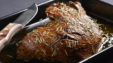 MAMINHA ASSADA COM ALECRIM