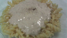 Molho rápido e fácil de atum com creme de leite