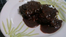 Brownie com cobertura de chocolate