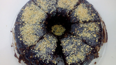 Bolo de amendoim com chocolate