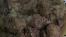 Carne com cebola
