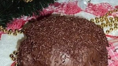 Panetone recheado e decorado