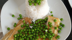 Peixe ao molho de maracujá