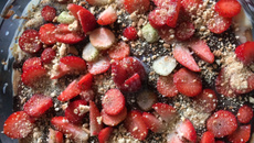 Pavê de maracujá com brigadeiro e morango