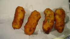 Bolinho de batatas com linguiça