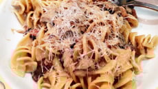 Espaguete ao molho funghi