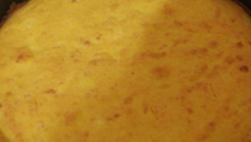 Sopa paraguaia de fubá