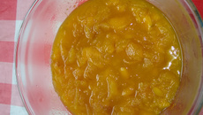 Doce de pera com manga verde