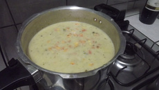 Caldo de queijo e batata