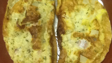 Omelete com lingüiça de frango e castanhas