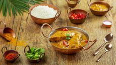 SASAMI DE FRANGO COM MOLHO INDIANO TIKKA MASALA