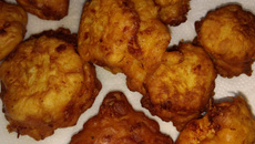 Bolinho de arroz com queijo
