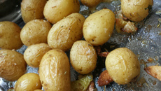 Batata bolinha ao forno