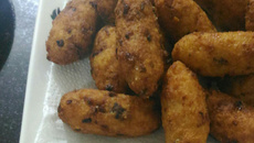 Bolinho de arroz com bacon