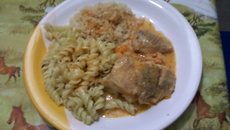 Filé de melusa no creme de camarão.