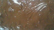 Bolo de cenoura com cobertura de chocolate